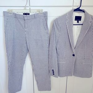 Seersucker suit, size 2P from banana republic